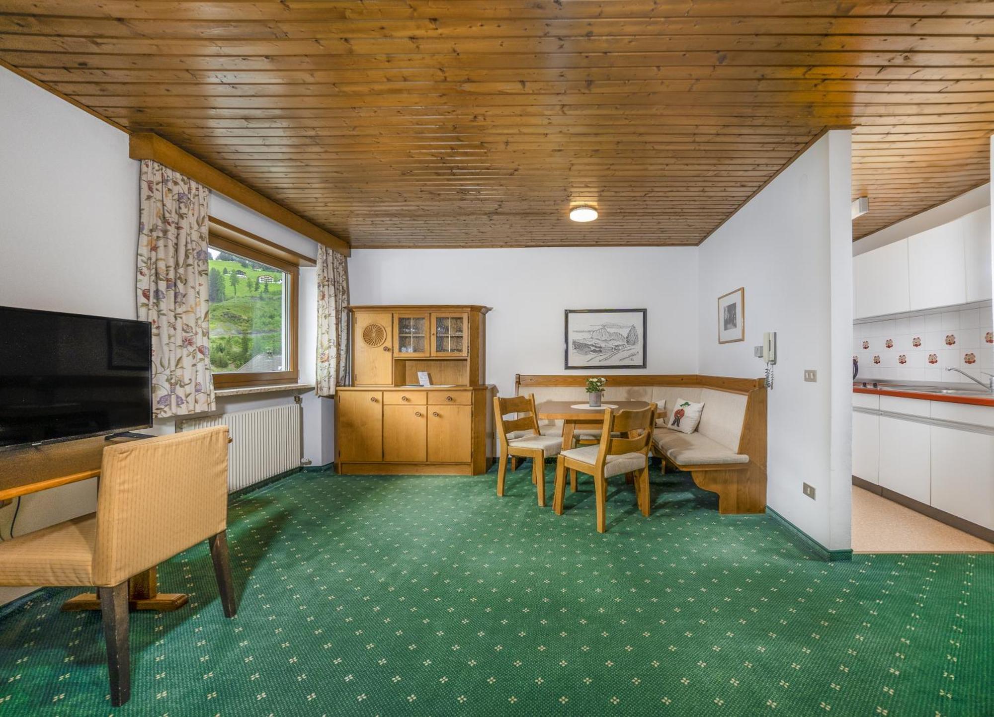 Cesa Panaval Apartments Santa Cristina Val Gardena 객실 사진