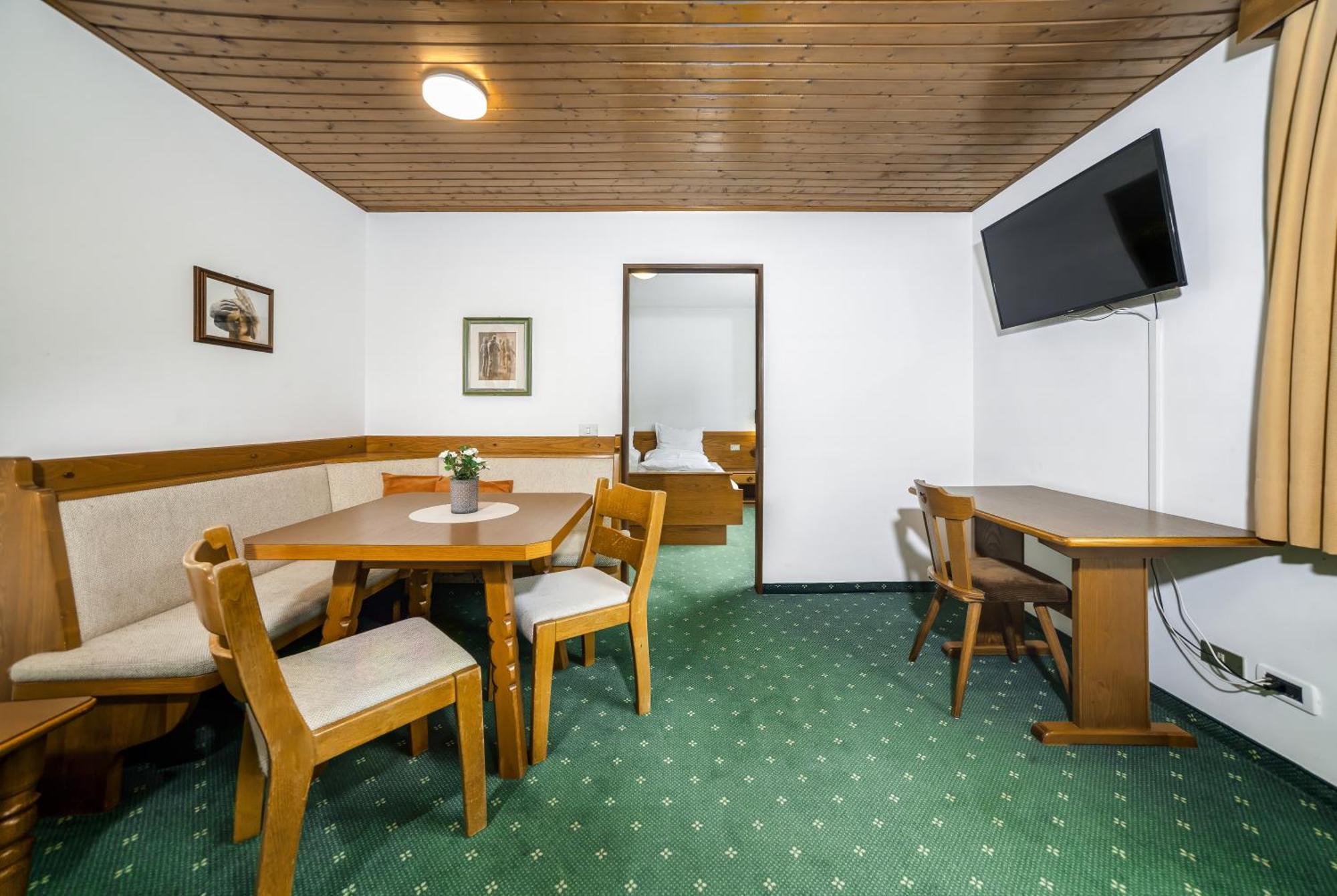 Cesa Panaval Apartments Santa Cristina Val Gardena 객실 사진